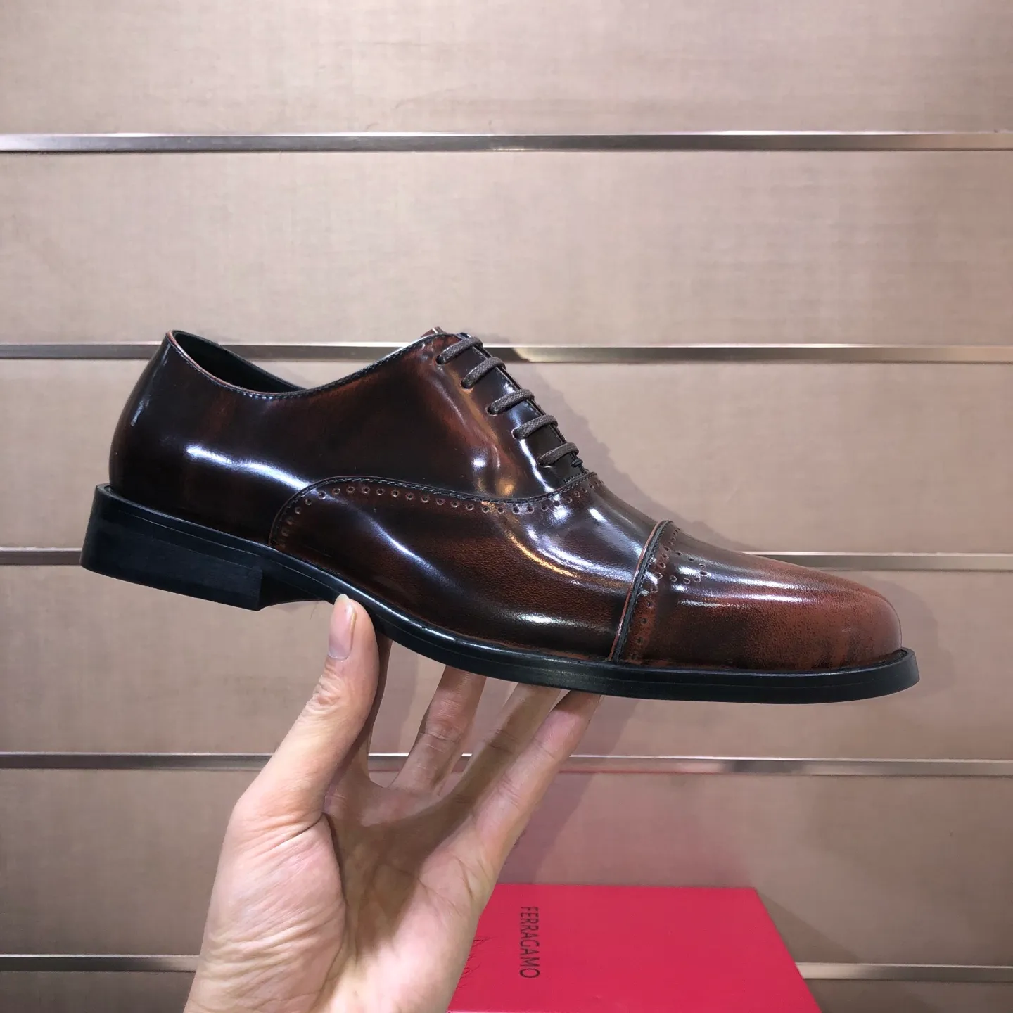 Men's shoes 💰540💰 [Ferragamo/Ferragamo] The latest model from the counter. Original imported high-quality cowhide with open sides + imported 🐂 cowhide lining + original luxury metal buckle + original combination outsole. Comparison is stress-free 38–45 (45 is custom-made and cannot be returned or exchanged)